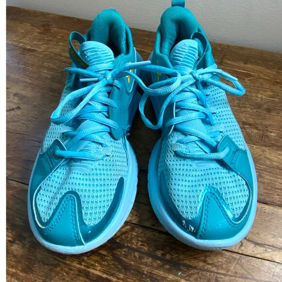 UNDER ARMOUR FLOW FUTR X 3 UAA BASKETBALL SHOES - Picture 2 of 8